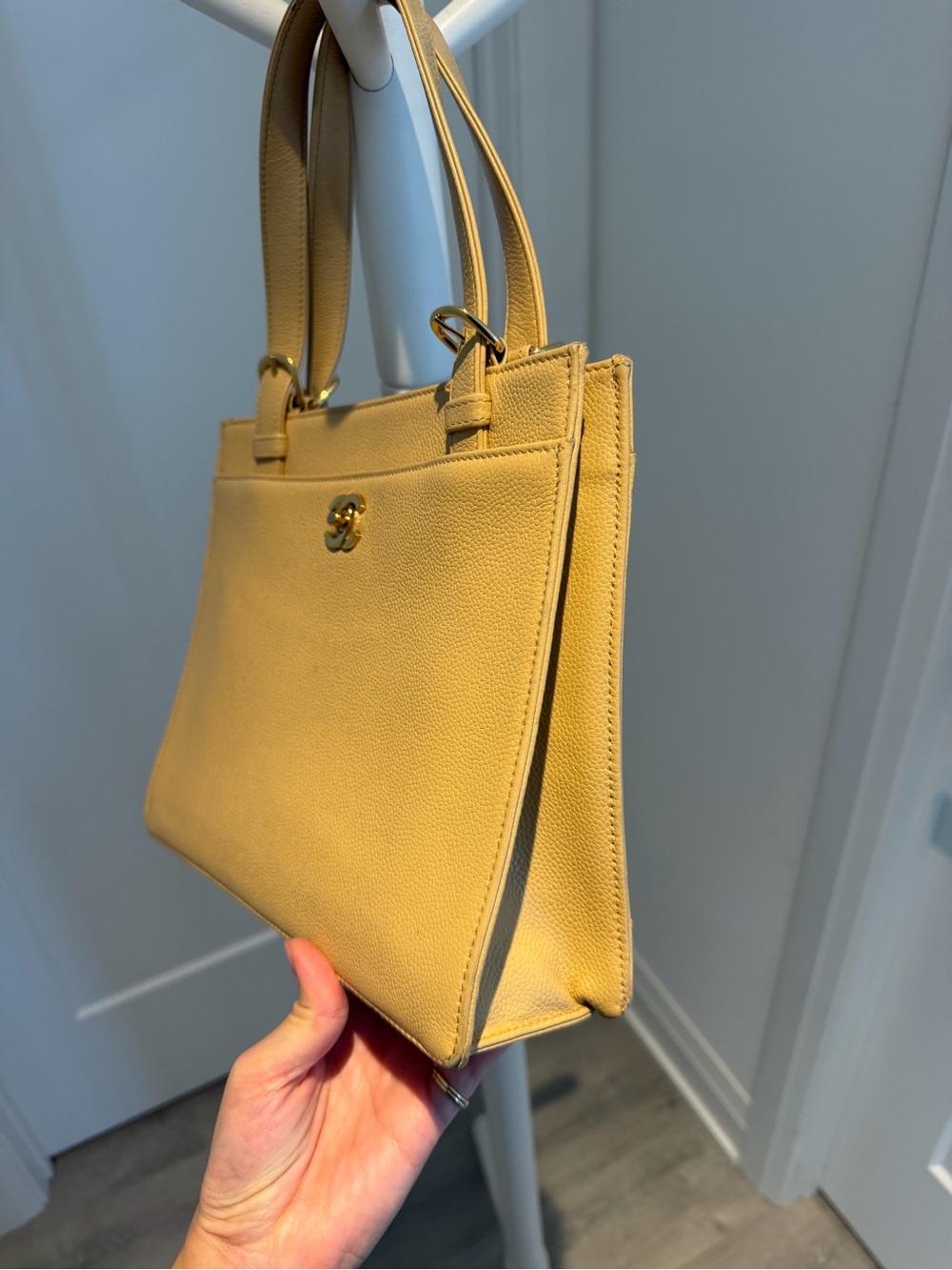 Chanel Tote Bag (beige) - Picture 5 of 17